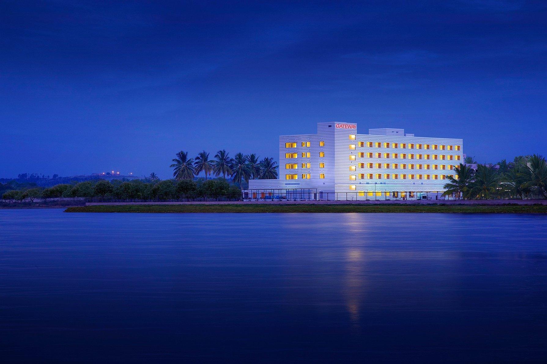 Hotel Naveen Lakeside Hubli Exterior foto